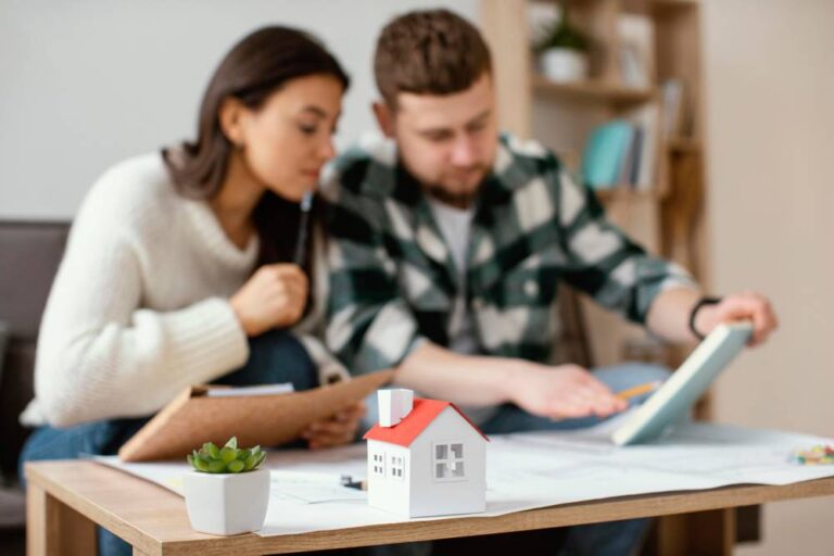 Familia protegida por un seguro de vida y de empresa